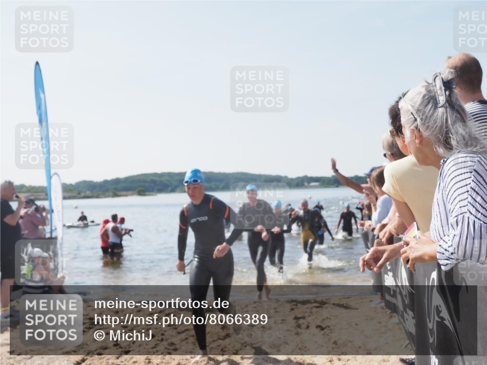 22.06.2025 - Viking Triathlon MichiJ http://msf.ph/oto/8066389 22.06.2025 10:34:06 Schwimmen 46, 70, 75, 184, 297, 429, 478, 532, 540, 618, 635 meine-sportfotos.de