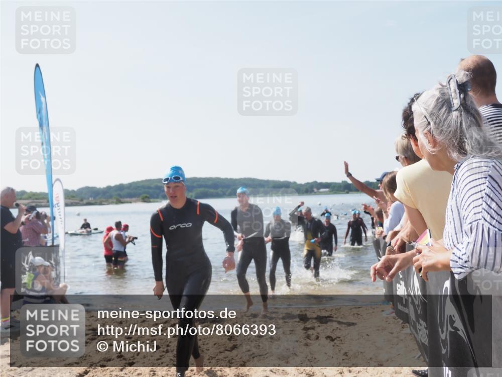 22.06.2025 - Viking Triathlon MichiJ http://msf.ph/oto/8066393 22.06.2025 10:34:06 Schwimmen 46, 70, 75, 184, 297, 429, 478, 532, 540, 618, 635 meine-sportfotos.de