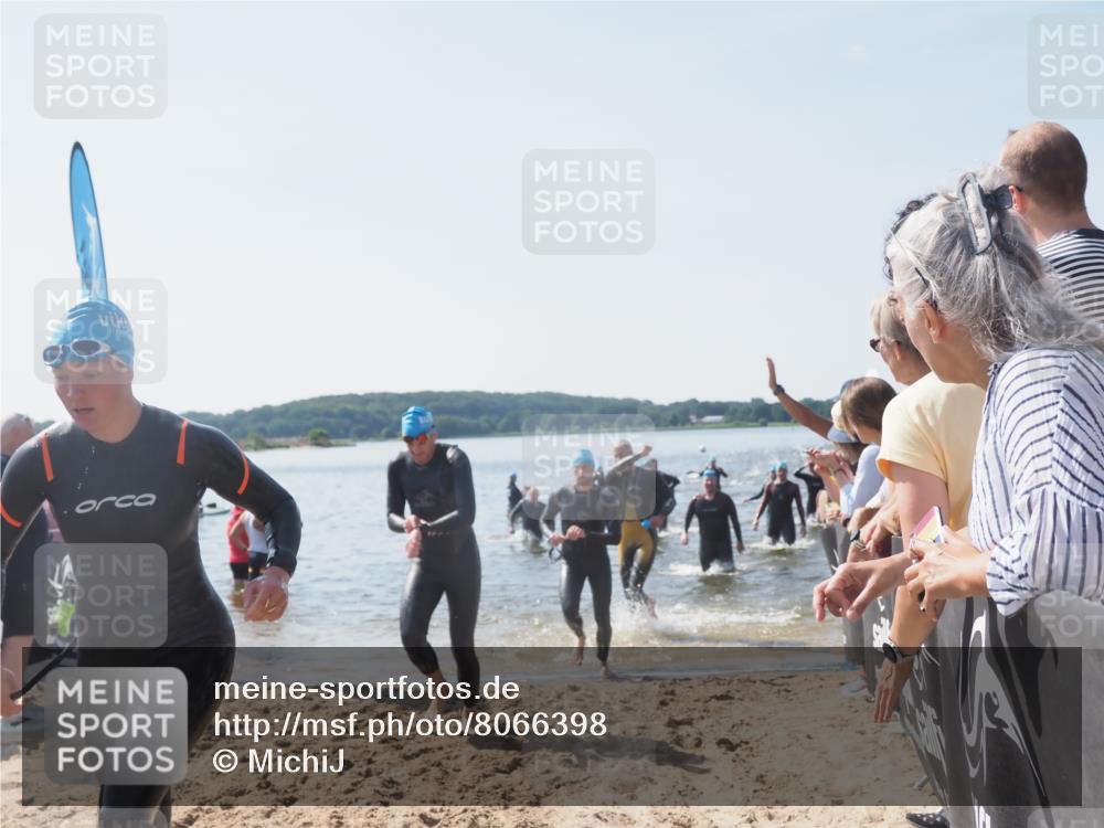 22.06.2025 - Viking Triathlon MichiJ http://msf.ph/oto/8066398 22.06.2025 10:34:07 Schwimmen 46, 70, 75, 184, 297, 429, 478, 532, 540, 618, 635 meine-sportfotos.de