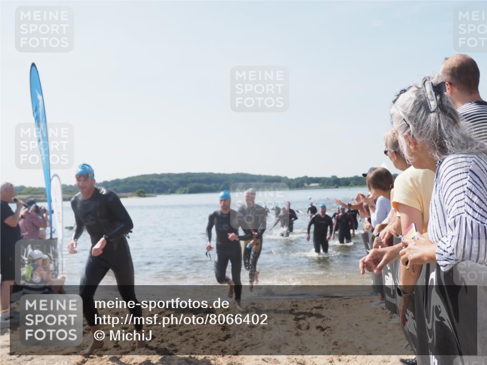 22.06.2025 - Viking Triathlon MichiJ http://msf.ph/oto/8066402 22.06.2025 10:34:07 Schwimmen 46, 70, 75, 184, 297, 429, 478, 532, 540, 618, 635 meine-sportfotos.de