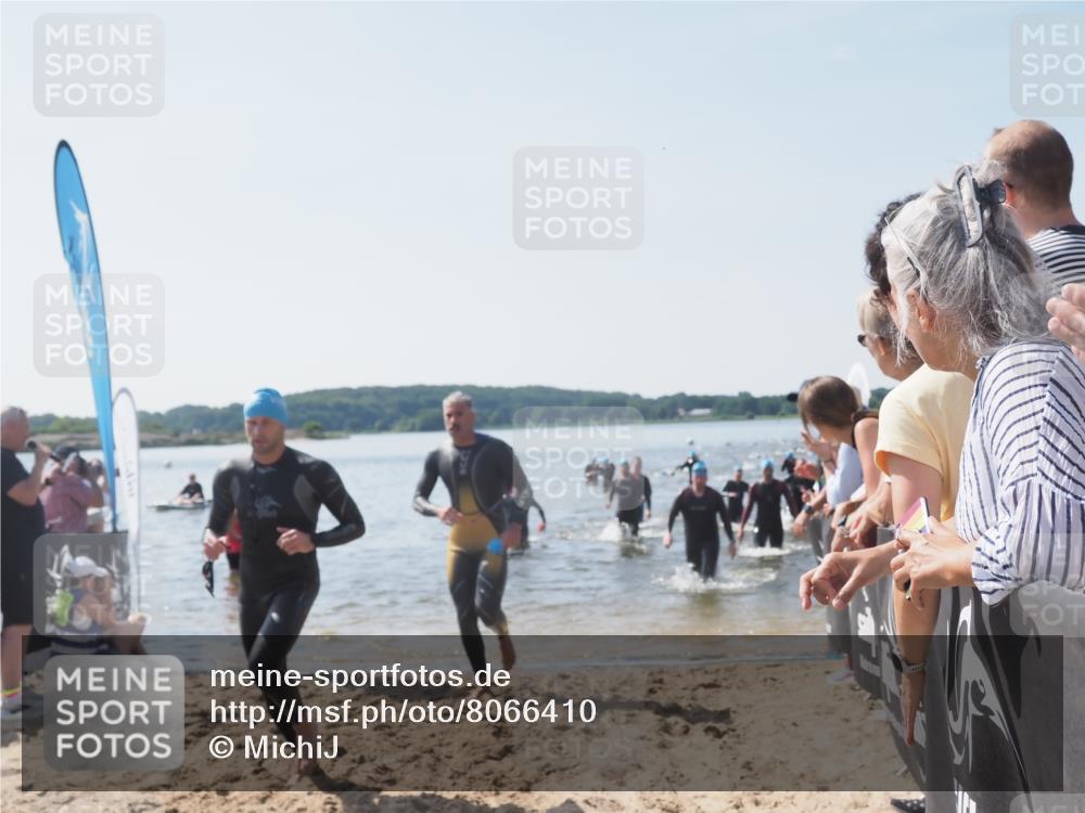 22.06.2025 - Viking Triathlon MichiJ http://msf.ph/oto/8066410 22.06.2025 10:34:09 Schwimmen 46, 70, 294, 297, 429, 478, 527, 532, 540, 618, 635 meine-sportfotos.de
