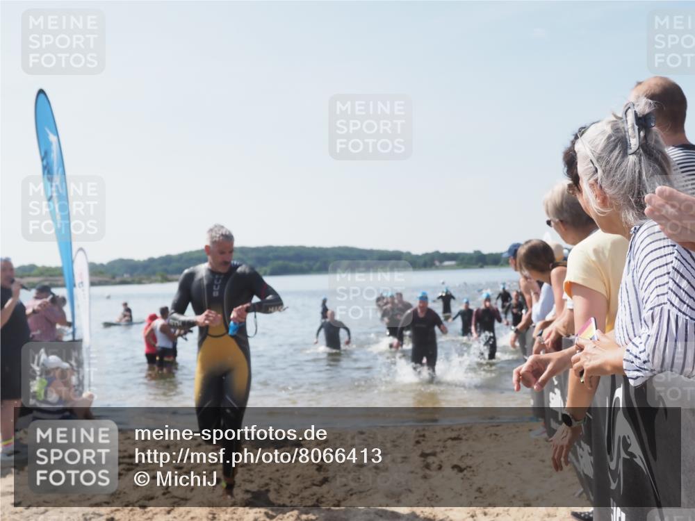 22.06.2025 - Viking Triathlon MichiJ http://msf.ph/oto/8066413 22.06.2025 10:34:09 Schwimmen 46, 70, 294, 297, 429, 478, 527, 532, 540, 618, 635 meine-sportfotos.de