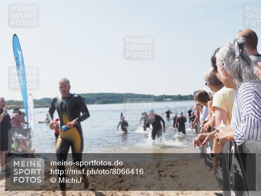 22.06.2025 - Viking Triathlon MichiJ http://msf.ph/oto/8066416 22.06.2025 10:34:10 Schwimmen 46, 70, 294, 297, 429, 478, 527, 532, 540, 618, 635 meine-sportfotos.de