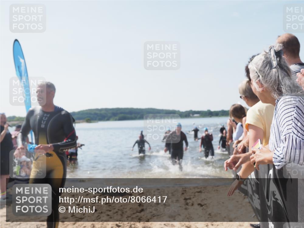 22.06.2025 - Viking Triathlon MichiJ http://msf.ph/oto/8066417 22.06.2025 10:34:10 Schwimmen 46, 70, 294, 297, 429, 478, 527, 532, 540, 618, 635 meine-sportfotos.de
