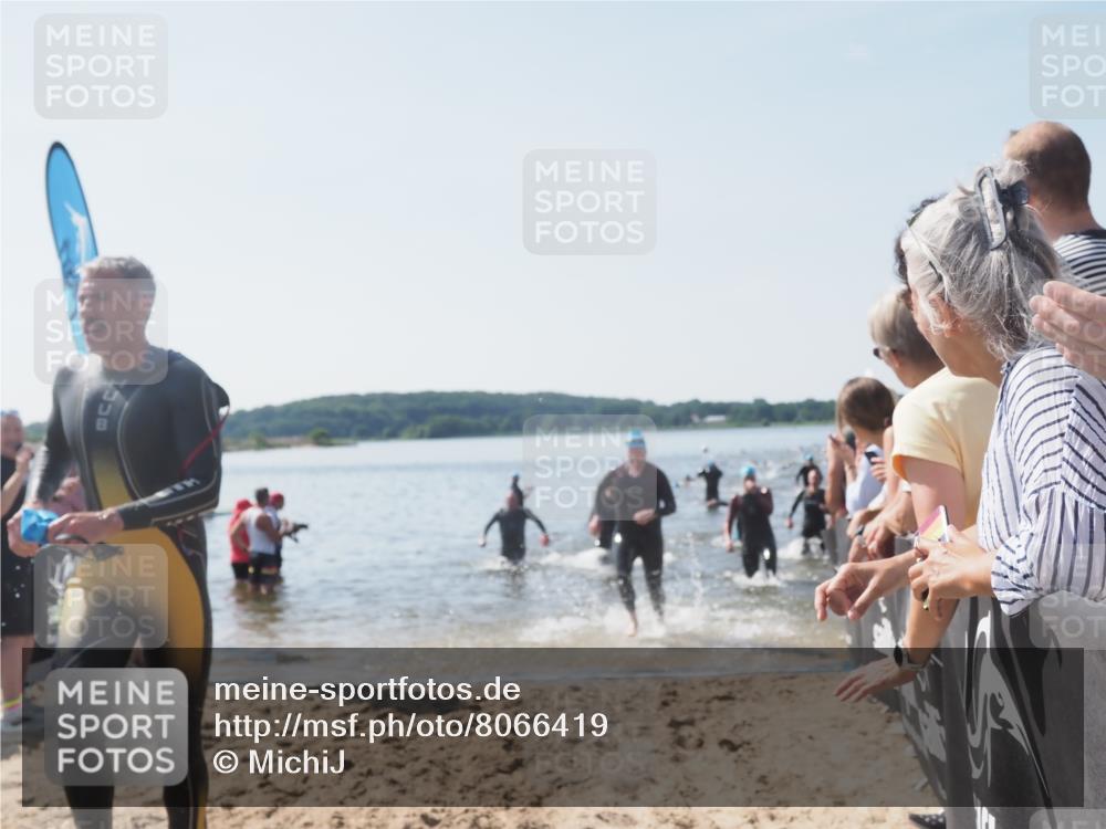 22.06.2025 - Viking Triathlon MichiJ http://msf.ph/oto/8066419 22.06.2025 10:34:10 Schwimmen 46, 70, 294, 297, 429, 478, 527, 532, 540, 618, 635 meine-sportfotos.de