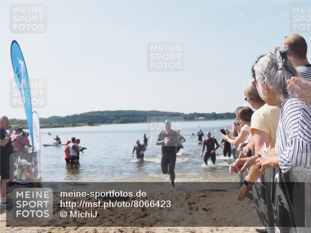 22.06.2025 - Viking Triathlon MichiJ http://msf.ph/oto/8066423 22.06.2025 10:34:11 Schwimmen 46, 70, 294, 297, 429, 478, 527, 532, 618, 635 meine-sportfotos.de