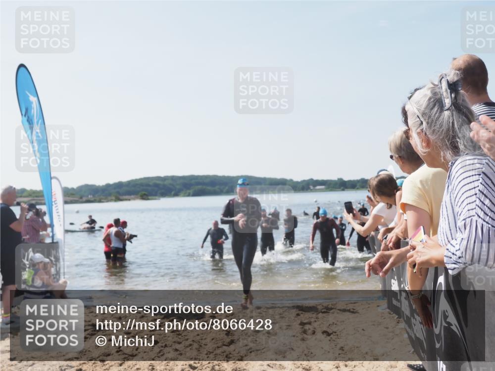 22.06.2025 - Viking Triathlon MichiJ http://msf.ph/oto/8066428 22.06.2025 10:34:12 Schwimmen 46, 70, 294, 297, 429, 486, 527, 532, 618, 635 meine-sportfotos.de