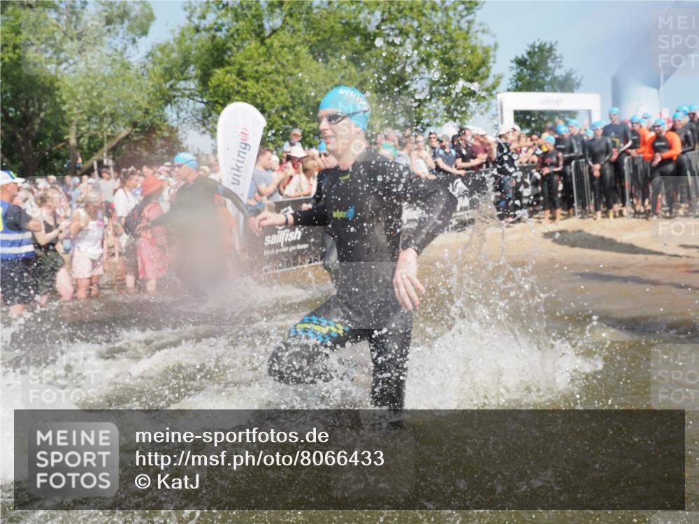 22.06.2025 - Viking Triathlon KatJ http://msf.ph/oto/8066433 22.06.2025 10:07:05 Schwimmen 64, 123, 190, 244, 328, 369, 402, 431, 467, 494, 498, 519, 607, 631, 649 meine-sportfotos.de