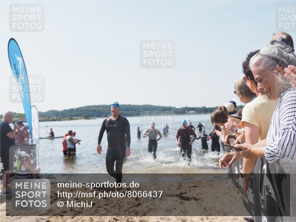 22.06.2025 - Viking Triathlon MichiJ http://msf.ph/oto/8066437 22.06.2025 10:34:13 Schwimmen 46, 70, 294, 297, 429, 486, 527, 532, 618, 635 meine-sportfotos.de