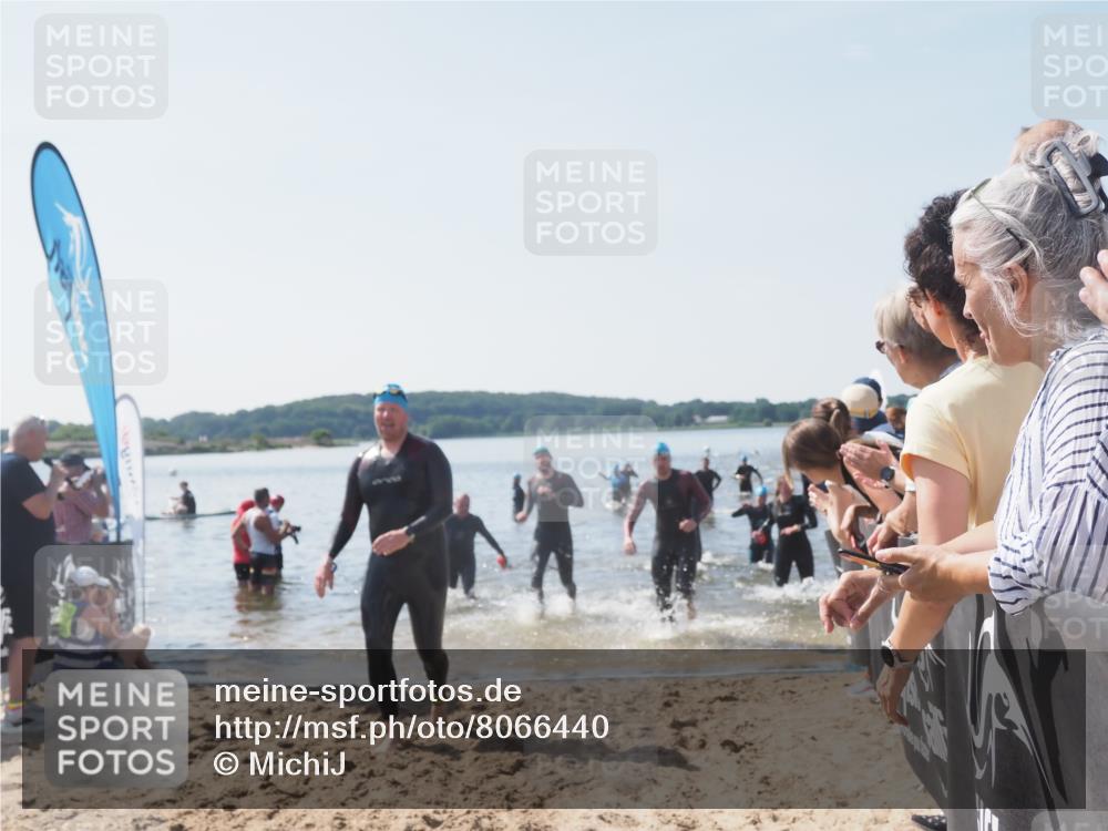 22.06.2025 - Viking Triathlon MichiJ http://msf.ph/oto/8066440 22.06.2025 10:34:13 Schwimmen 46, 70, 294, 297, 429, 486, 527, 532, 618, 635 meine-sportfotos.de