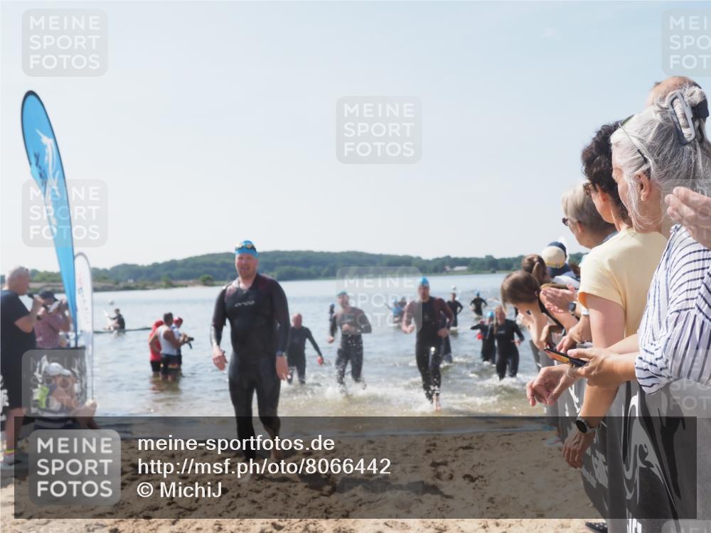 22.06.2025 - Viking Triathlon MichiJ http://msf.ph/oto/8066442 22.06.2025 10:34:13 Schwimmen 46, 70, 294, 297, 429, 486, 527, 532, 618, 635 meine-sportfotos.de