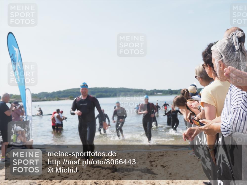 22.06.2025 - Viking Triathlon MichiJ http://msf.ph/oto/8066443 22.06.2025 10:34:13 Schwimmen 46, 70, 294, 297, 429, 486, 527, 532, 618, 635 meine-sportfotos.de