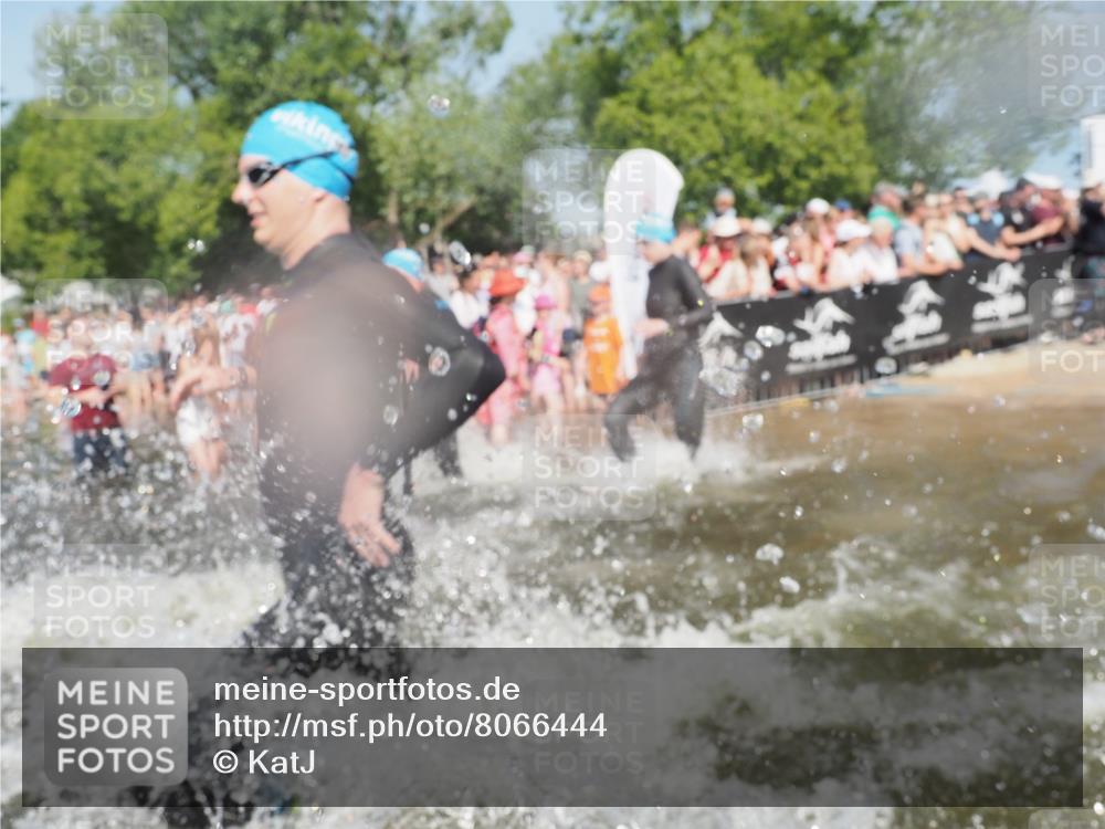 22.06.2025 - Viking Triathlon KatJ http://msf.ph/oto/8066444 22.06.2025 10:07:05 Schwimmen 64, 123, 190, 244, 328, 369, 402, 431, 467, 494, 498, 519, 607, 631, 649 meine-sportfotos.de