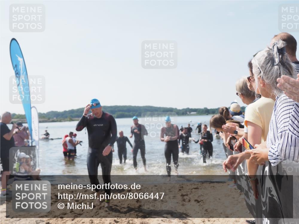 22.06.2025 - Viking Triathlon MichiJ http://msf.ph/oto/8066447 22.06.2025 10:34:14 Schwimmen 46, 70, 294, 297, 429, 486, 527, 532, 618, 635 meine-sportfotos.de