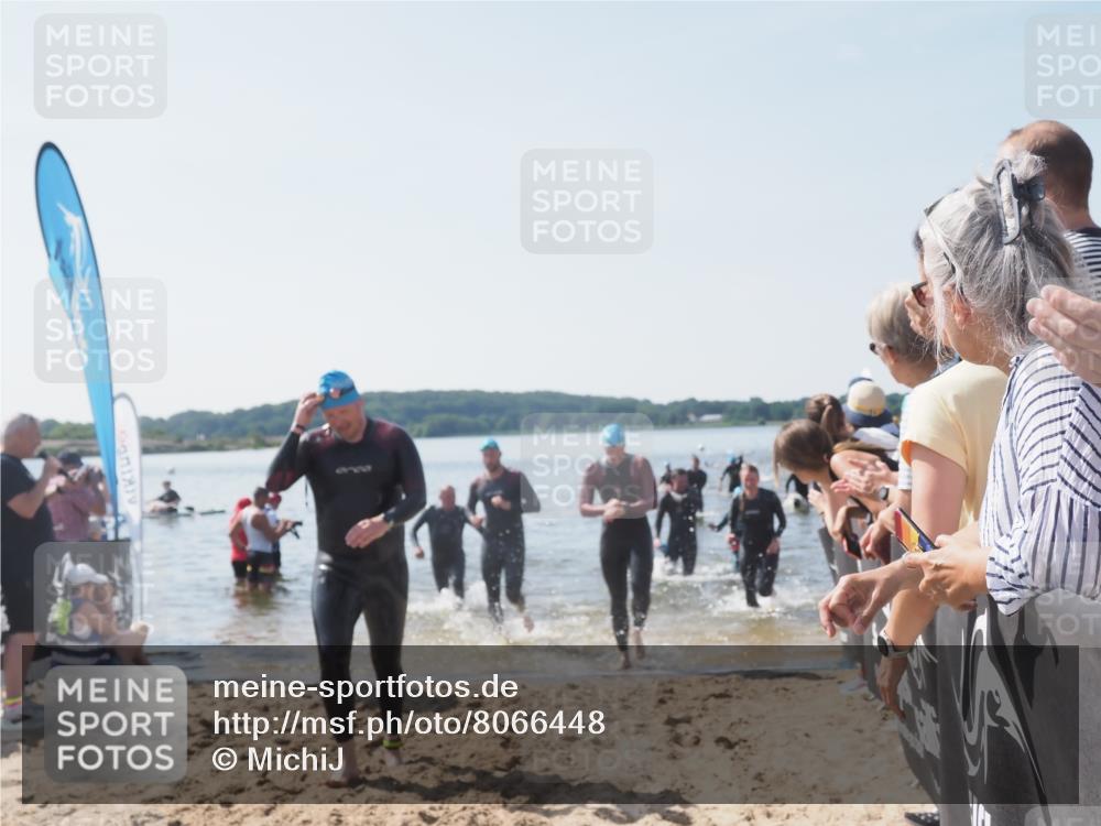 22.06.2025 - Viking Triathlon MichiJ http://msf.ph/oto/8066448 22.06.2025 10:34:14 Schwimmen 46, 70, 294, 297, 429, 486, 527, 532, 618, 635 meine-sportfotos.de