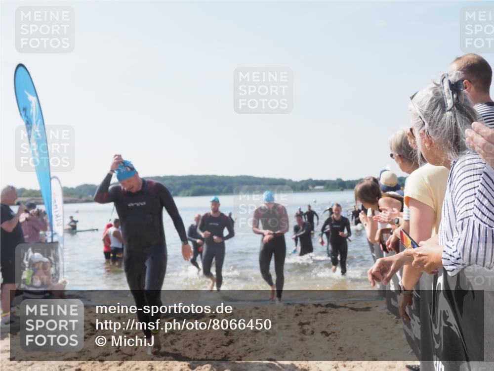 22.06.2025 - Viking Triathlon MichiJ http://msf.ph/oto/8066450 22.06.2025 10:34:15 Schwimmen 46, 70, 294, 297, 429, 486, 527, 618, 635 meine-sportfotos.de