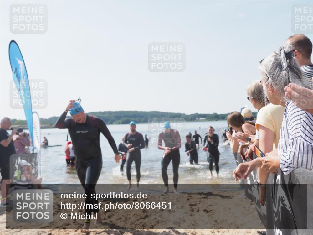 22.06.2025 - Viking Triathlon MichiJ http://msf.ph/oto/8066451 22.06.2025 10:34:15 Schwimmen 46, 70, 294, 297, 429, 486, 527, 618, 635 meine-sportfotos.de