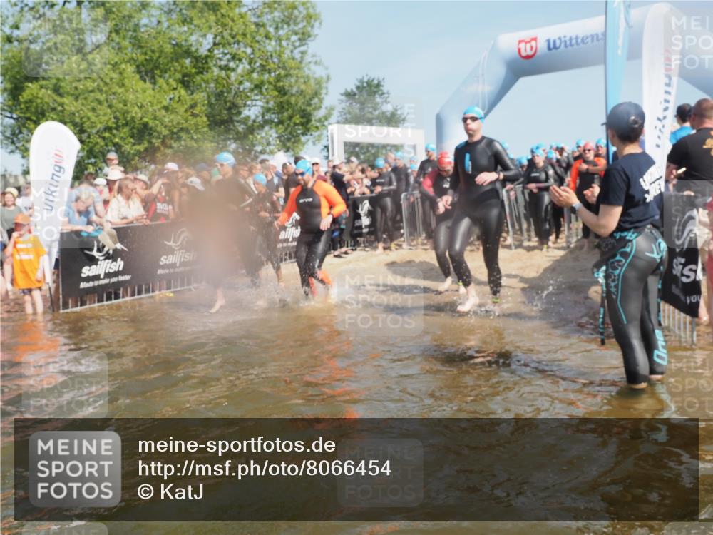 22.06.2025 - Viking Triathlon KatJ http://msf.ph/oto/8066454 22.06.2025 10:07:08 Schwimmen 64, 123, 190, 244, 328, 369, 402, 431, 467, 494, 498, 519, 607, 631, 649 meine-sportfotos.de