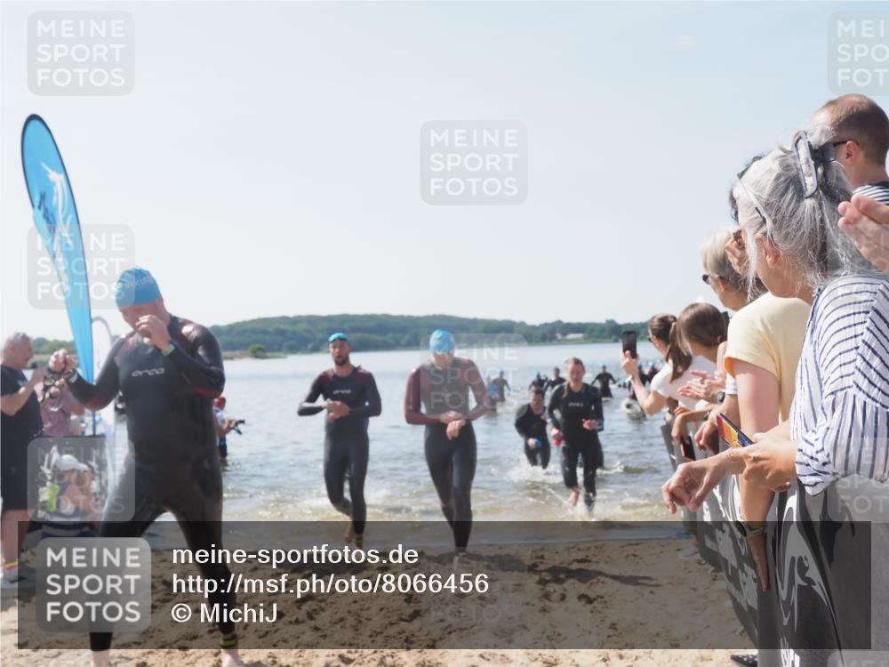22.06.2025 - Viking Triathlon MichiJ http://msf.ph/oto/8066456 22.06.2025 10:34:15 Schwimmen 46, 70, 294, 297, 429, 486, 527, 618, 635 meine-sportfotos.de