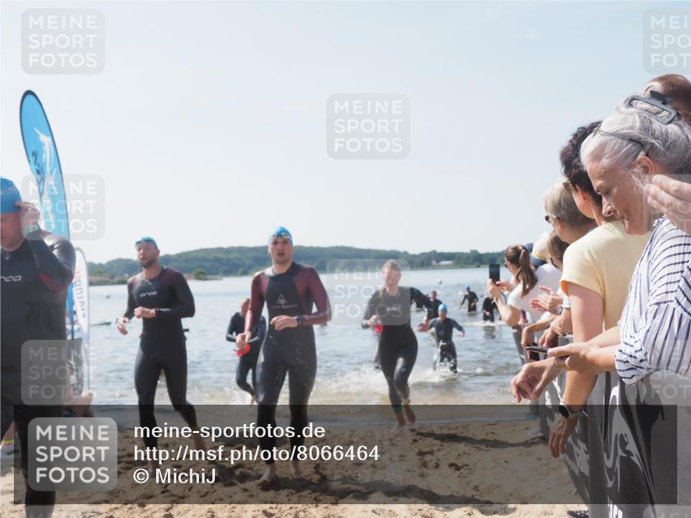 22.06.2025 - Viking Triathlon MichiJ http://msf.ph/oto/8066464 22.06.2025 10:34:16 Schwimmen 46, 70, 294, 297, 429, 486, 520, 527, 618, 635 meine-sportfotos.de