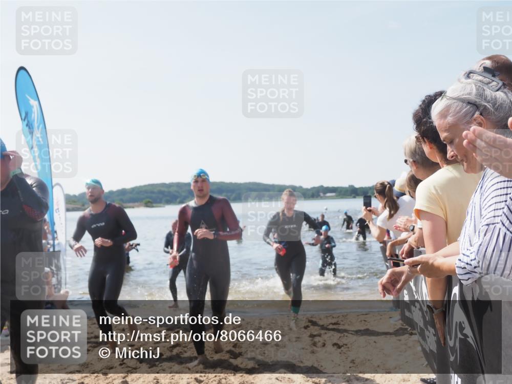 22.06.2025 - Viking Triathlon MichiJ http://msf.ph/oto/8066466 22.06.2025 10:34:16 Schwimmen 46, 70, 294, 297, 429, 486, 520, 527, 618, 635 meine-sportfotos.de