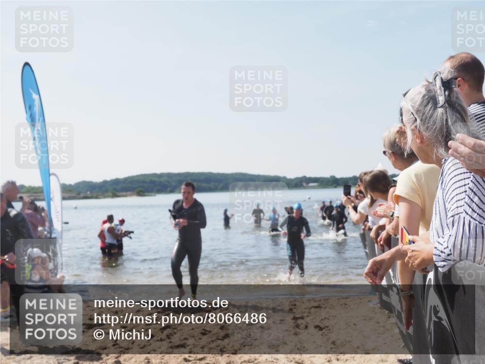 22.06.2025 - Viking Triathlon MichiJ http://msf.ph/oto/8066486 22.06.2025 10:34:19 Schwimmen 46, 294, 297, 306, 430, 486, 520, 527, 618 meine-sportfotos.de