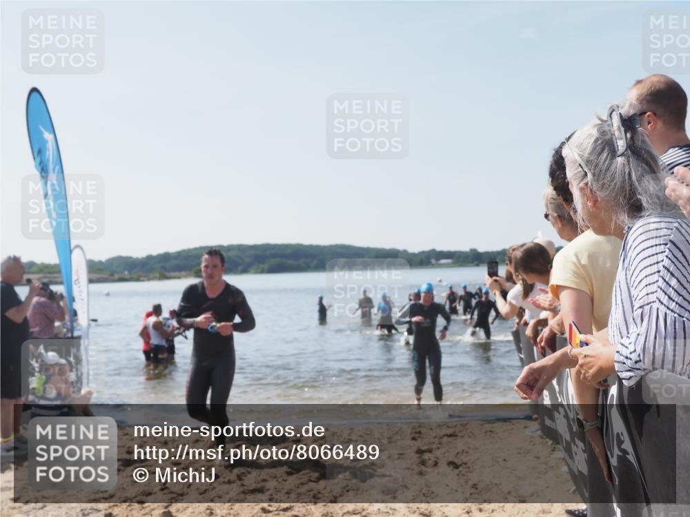 22.06.2025 - Viking Triathlon MichiJ http://msf.ph/oto/8066489 22.06.2025 10:34:20 Schwimmen 46, 294, 297, 306, 366, 430, 486, 520, 527, 618 meine-sportfotos.de