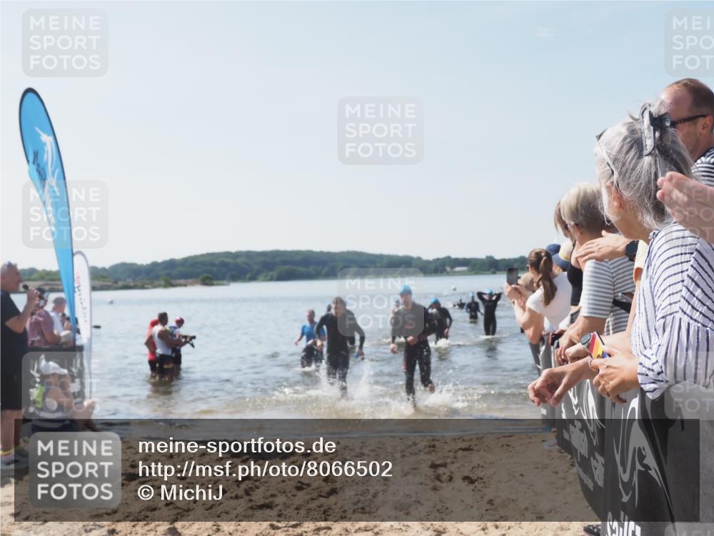 22.06.2025 - Viking Triathlon MichiJ http://msf.ph/oto/8066502 22.06.2025 10:34:26 Schwimmen 294, 306, 366, 430, 486, 520, 527, 546 meine-sportfotos.de