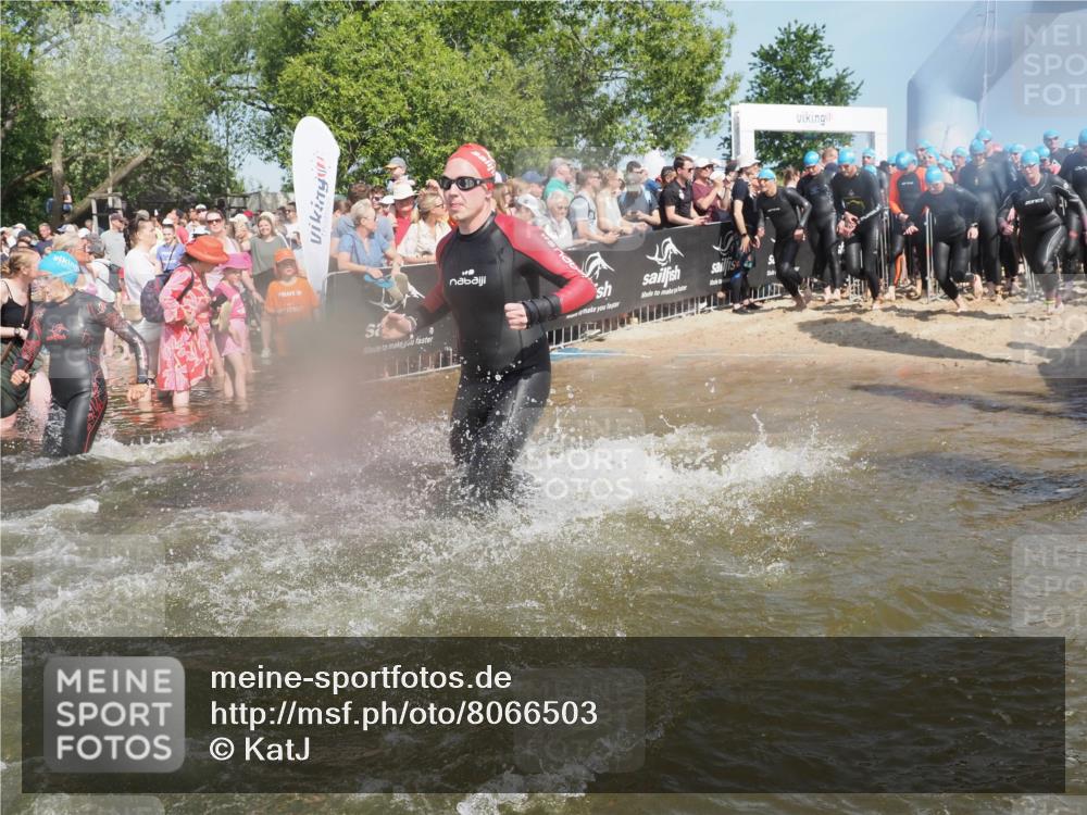 22.06.2025 - Viking Triathlon KatJ http://msf.ph/oto/8066503 22.06.2025 10:07:11 Schwimmen 64, 123, 190, 201, 202, 223, 328, 402, 431, 463, 519, 607, 631, 637, 649 meine-sportfotos.de