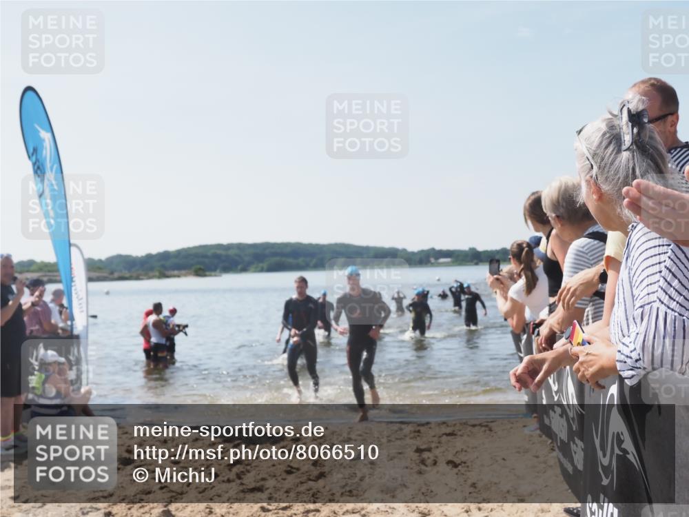 22.06.2025 - Viking Triathlon MichiJ http://msf.ph/oto/8066510 22.06.2025 10:34:26 Schwimmen 294, 306, 366, 430, 486, 520, 527, 546 meine-sportfotos.de