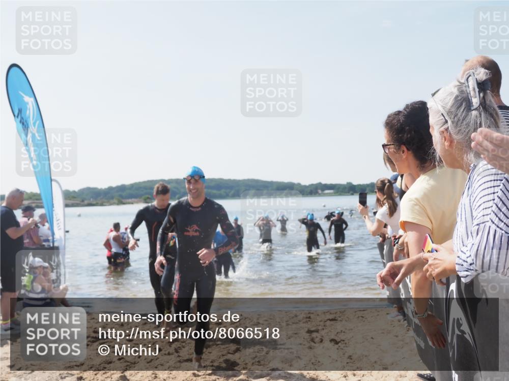 22.06.2025 - Viking Triathlon MichiJ http://msf.ph/oto/8066518 22.06.2025 10:34:28 Schwimmen 247, 294, 306, 341, 366, 430, 486, 520, 527, 546 meine-sportfotos.de