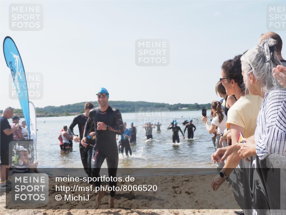 22.06.2025 - Viking Triathlon MichiJ http://msf.ph/oto/8066520 22.06.2025 10:34:28 Schwimmen 247, 294, 306, 341, 366, 430, 486, 520, 527, 546 meine-sportfotos.de