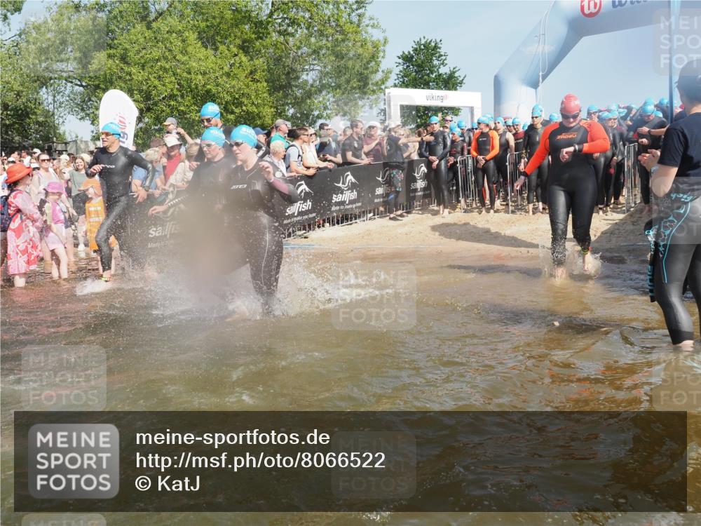22.06.2025 - Viking Triathlon KatJ http://msf.ph/oto/8066522 22.06.2025 10:07:14 Schwimmen 64, 123, 190, 201, 202, 223, 267, 273, 326, 333, 402, 425, 431, 463, 519, 607, 637 meine-sportfotos.de
