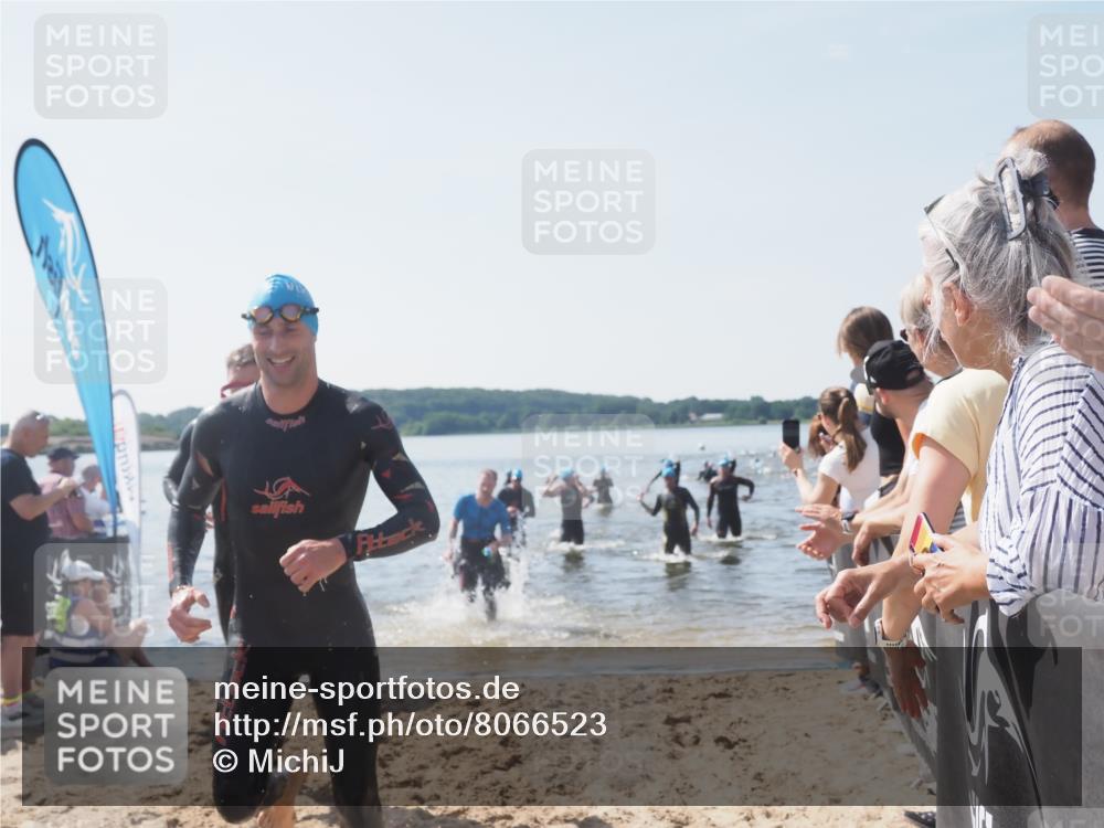 22.06.2025 - Viking Triathlon MichiJ http://msf.ph/oto/8066523 22.06.2025 10:34:29 Schwimmen 247, 294, 306, 341, 366, 430, 486, 520, 527, 546 meine-sportfotos.de
