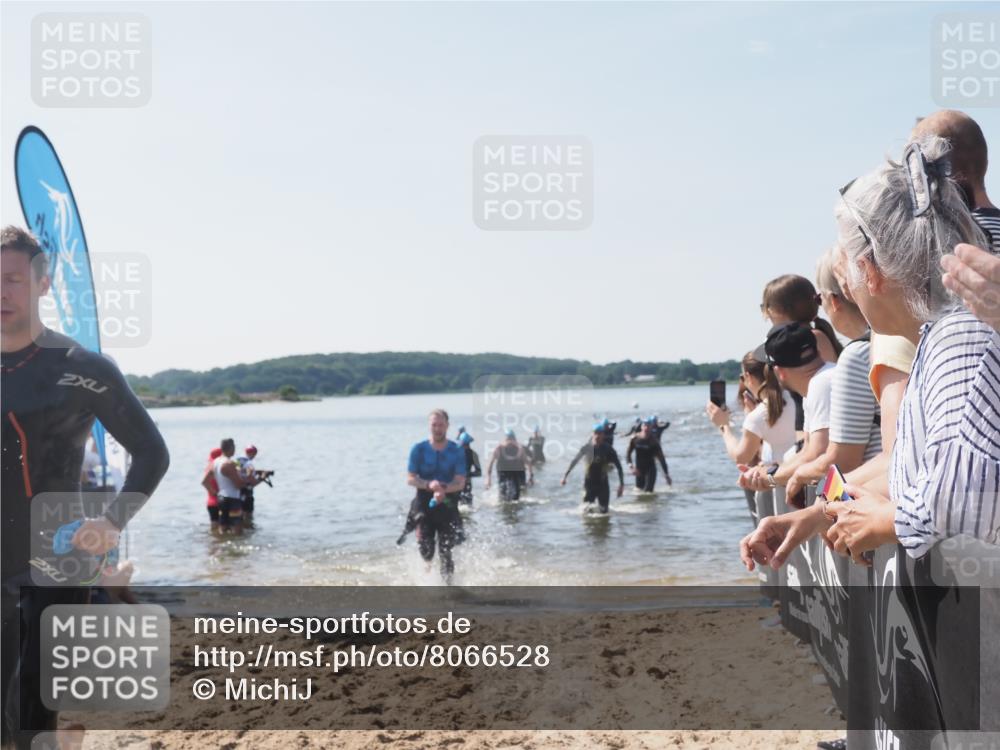 22.06.2025 - Viking Triathlon MichiJ http://msf.ph/oto/8066528 22.06.2025 10:34:30 Schwimmen 247, 294, 306, 341, 366, 430, 486, 520, 546 meine-sportfotos.de
