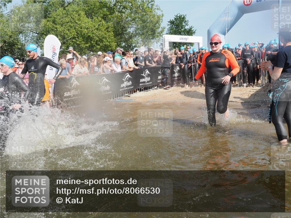 22.06.2025 - Viking Triathlon KatJ http://msf.ph/oto/8066530 22.06.2025 10:07:14 Schwimmen 64, 123, 190, 201, 202, 223, 267, 273, 326, 333, 402, 425, 431, 463, 519, 607, 637 meine-sportfotos.de