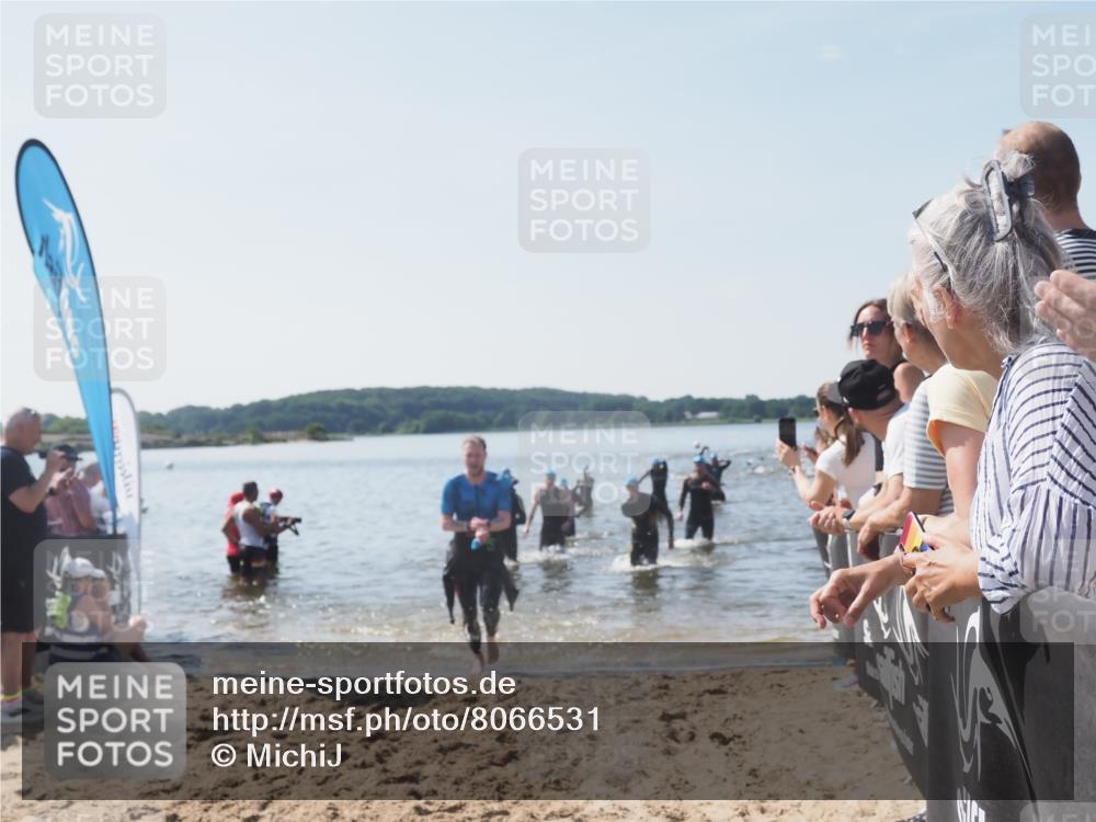 22.06.2025 - Viking Triathlon MichiJ http://msf.ph/oto/8066531 22.06.2025 10:34:30 Schwimmen 247, 294, 306, 341, 366, 430, 486, 520, 546 meine-sportfotos.de