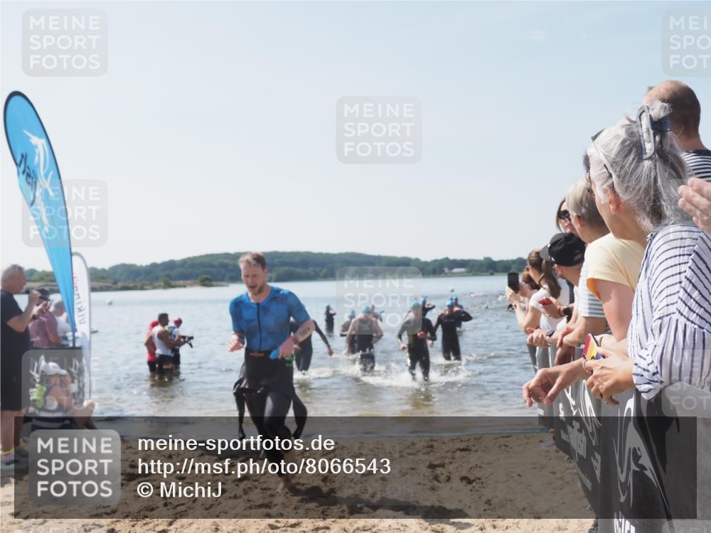 22.06.2025 - Viking Triathlon MichiJ http://msf.ph/oto/8066543 22.06.2025 10:34:32 Schwimmen 114, 247, 284, 306, 323, 341, 366, 430, 486, 520, 546 meine-sportfotos.de
