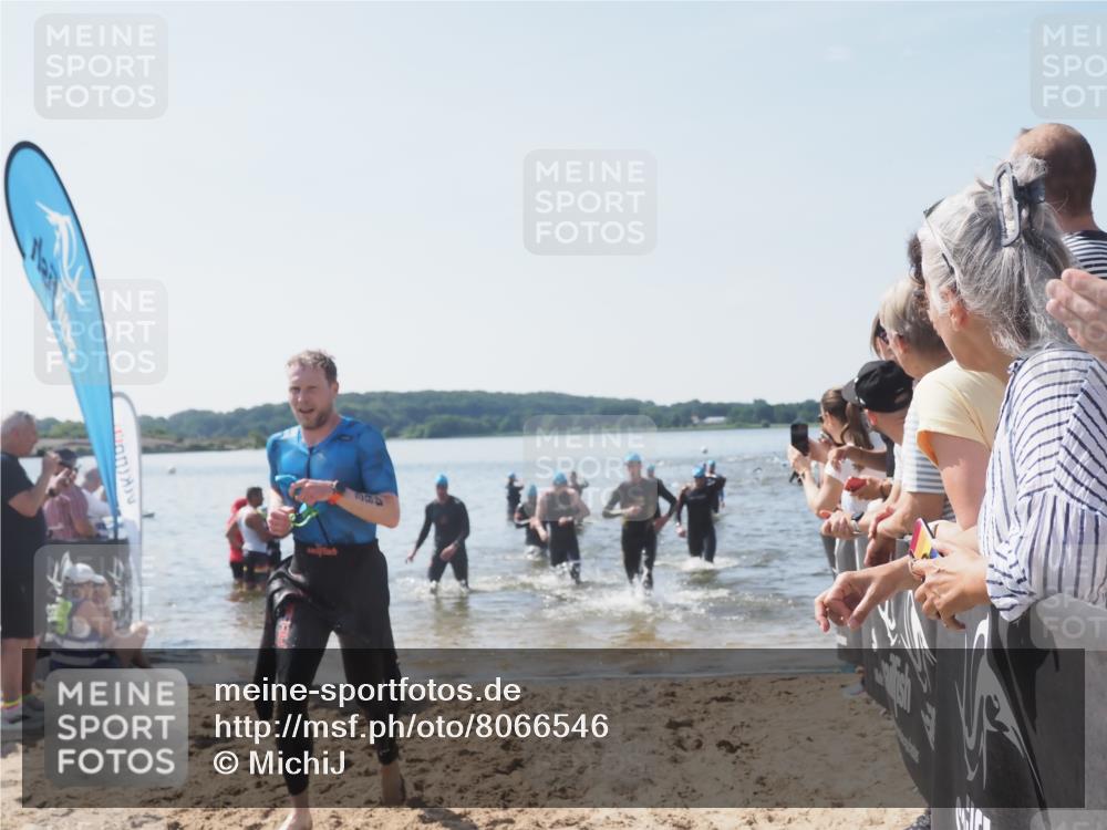 22.06.2025 - Viking Triathlon MichiJ http://msf.ph/oto/8066546 22.06.2025 10:34:32 Schwimmen 114, 247, 284, 306, 323, 341, 366, 430, 486, 520, 546 meine-sportfotos.de