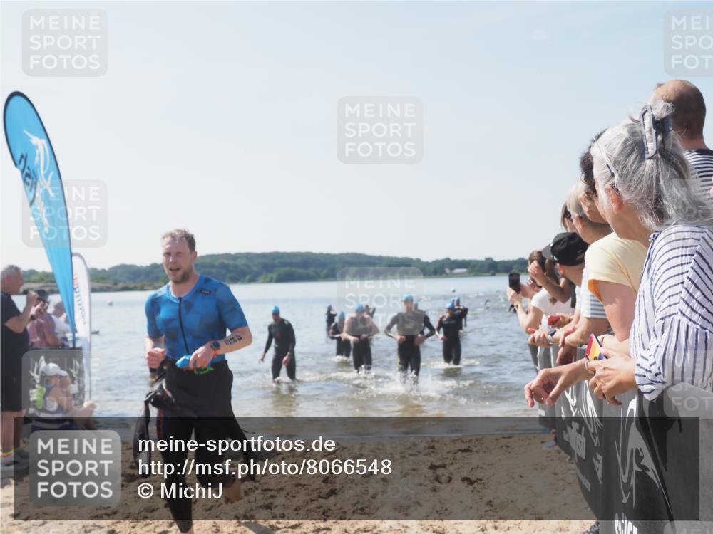 22.06.2025 - Viking Triathlon MichiJ http://msf.ph/oto/8066548 22.06.2025 10:34:32 Schwimmen 114, 247, 284, 306, 323, 341, 366, 430, 486, 520, 546 meine-sportfotos.de