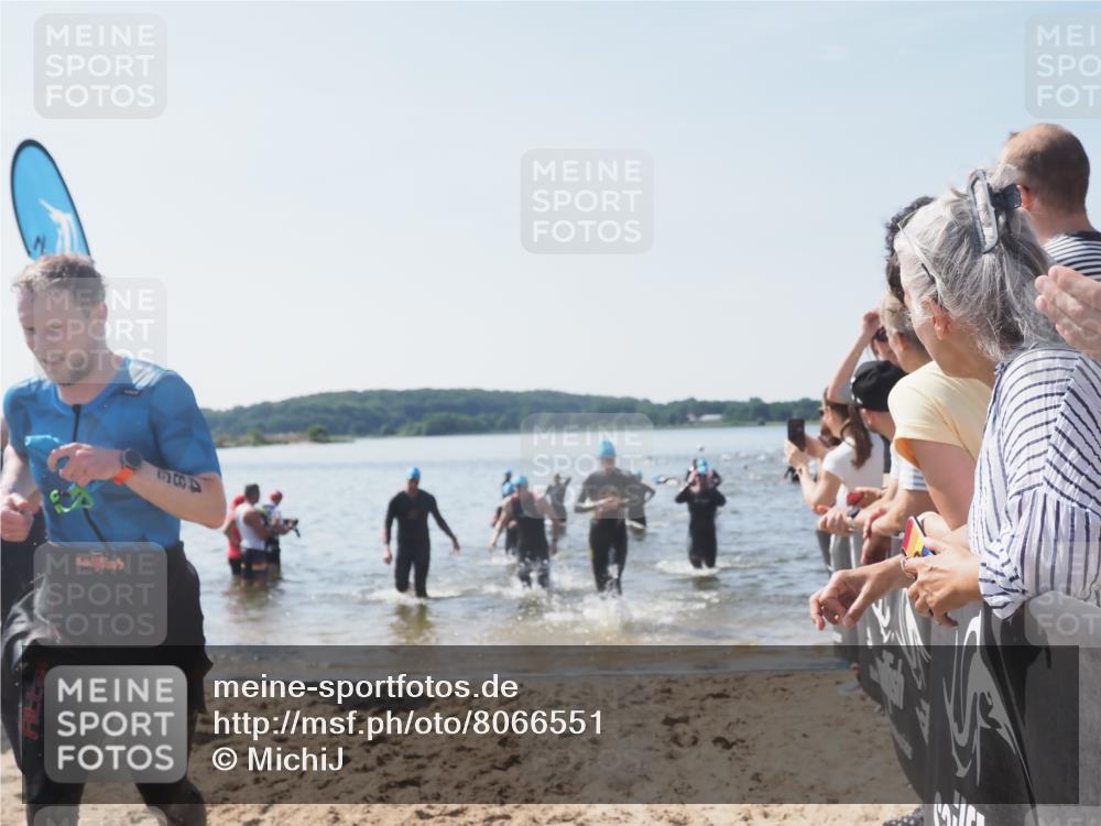 22.06.2025 - Viking Triathlon MichiJ http://msf.ph/oto/8066551 22.06.2025 10:34:33 Schwimmen 114, 247, 284, 306, 323, 341, 366, 430, 486, 520, 546, 550 meine-sportfotos.de