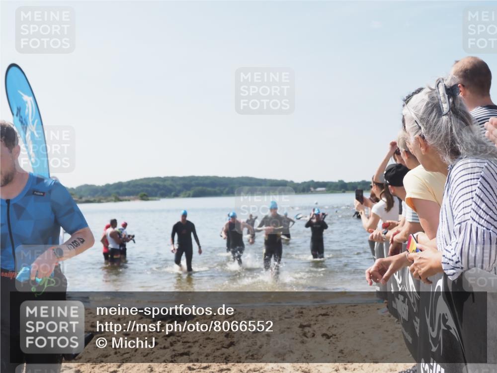 22.06.2025 - Viking Triathlon MichiJ http://msf.ph/oto/8066552 22.06.2025 10:34:33 Schwimmen 114, 247, 284, 306, 323, 341, 366, 430, 486, 520, 546, 550 meine-sportfotos.de