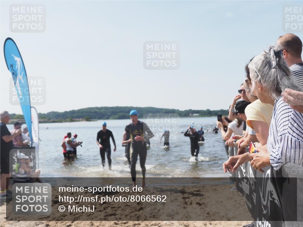 22.06.2025 - Viking Triathlon MichiJ http://msf.ph/oto/8066562 22.06.2025 10:34:35 Schwimmen 114, 247, 284, 306, 323, 341, 366, 430, 520, 546, 550 meine-sportfotos.de