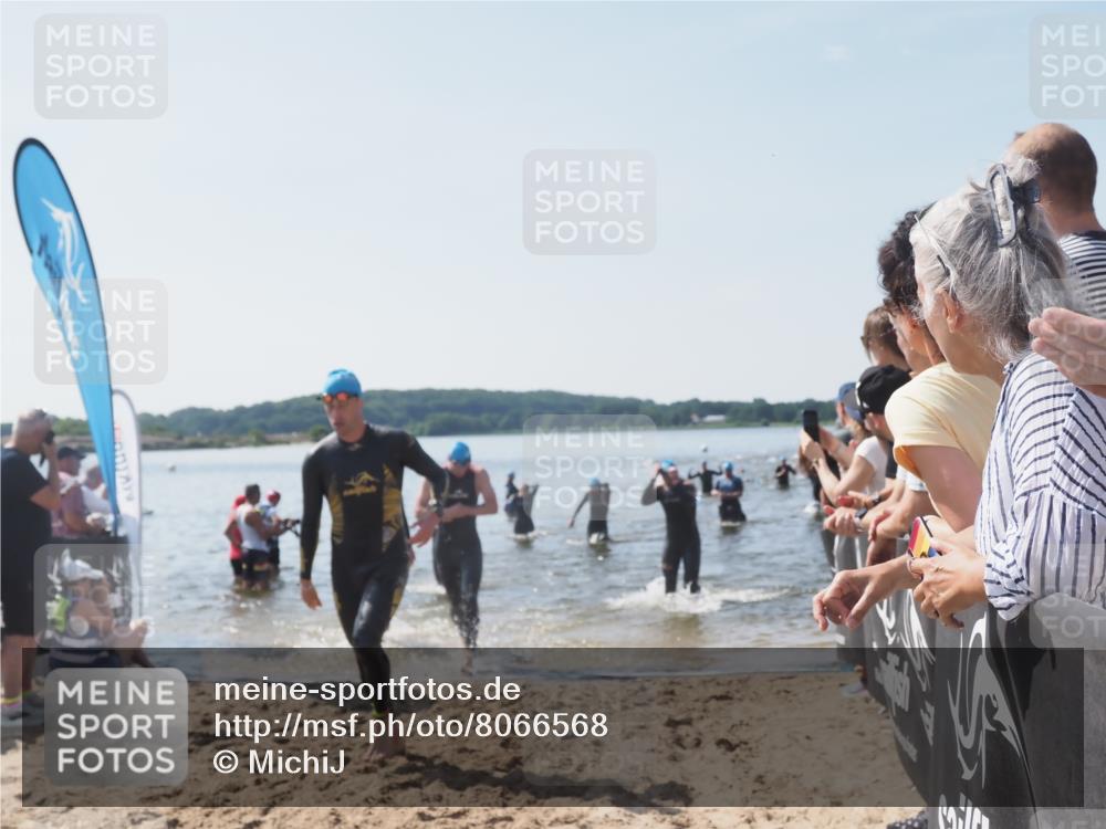 22.06.2025 - Viking Triathlon MichiJ http://msf.ph/oto/8066568 22.06.2025 10:34:35 Schwimmen 114, 247, 284, 306, 323, 341, 366, 430, 520, 546, 550 meine-sportfotos.de
