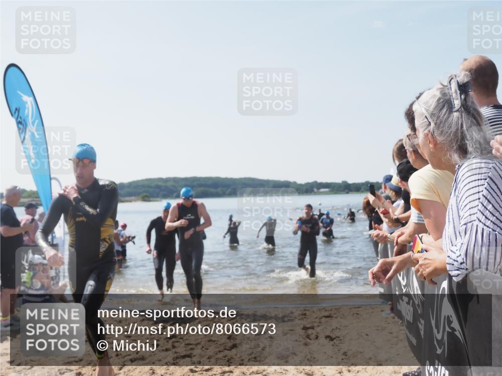 22.06.2025 - Viking Triathlon MichiJ http://msf.ph/oto/8066573 22.06.2025 10:34:36 Schwimmen 114, 247, 284, 306, 323, 341, 366, 430, 520, 546, 550 meine-sportfotos.de