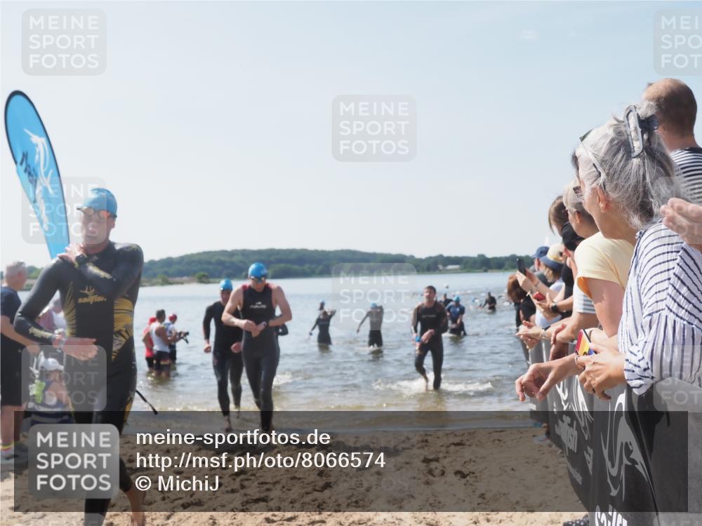 22.06.2025 - Viking Triathlon MichiJ http://msf.ph/oto/8066574 22.06.2025 10:34:36 Schwimmen 114, 247, 284, 306, 323, 341, 366, 430, 520, 546, 550 meine-sportfotos.de