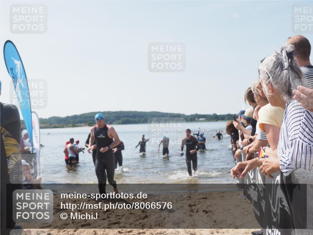 22.06.2025 - Viking Triathlon MichiJ http://msf.ph/oto/8066576 22.06.2025 10:34:37 Schwimmen 114, 247, 284, 306, 323, 341, 366, 430, 520, 546, 550 meine-sportfotos.de