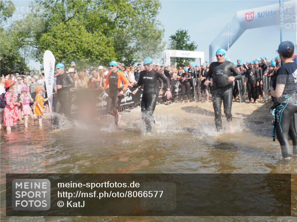 22.06.2025 - Viking Triathlon KatJ http://msf.ph/oto/8066577 22.06.2025 10:07:18 Schwimmen 123, 190, 201, 202, 223, 256, 267, 273, 326, 333, 343, 402, 421, 425, 463, 519, 531, 607, 637 meine-sportfotos.de