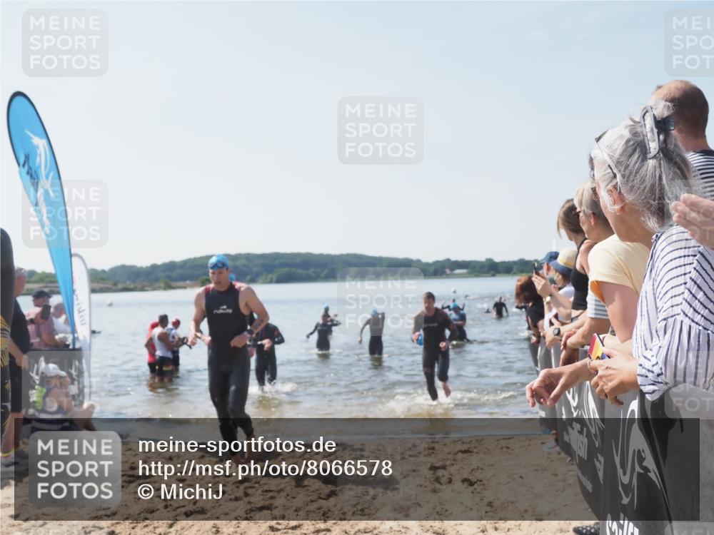22.06.2025 - Viking Triathlon MichiJ http://msf.ph/oto/8066578 22.06.2025 10:34:37 Schwimmen 114, 247, 284, 306, 323, 341, 366, 430, 520, 546, 550 meine-sportfotos.de