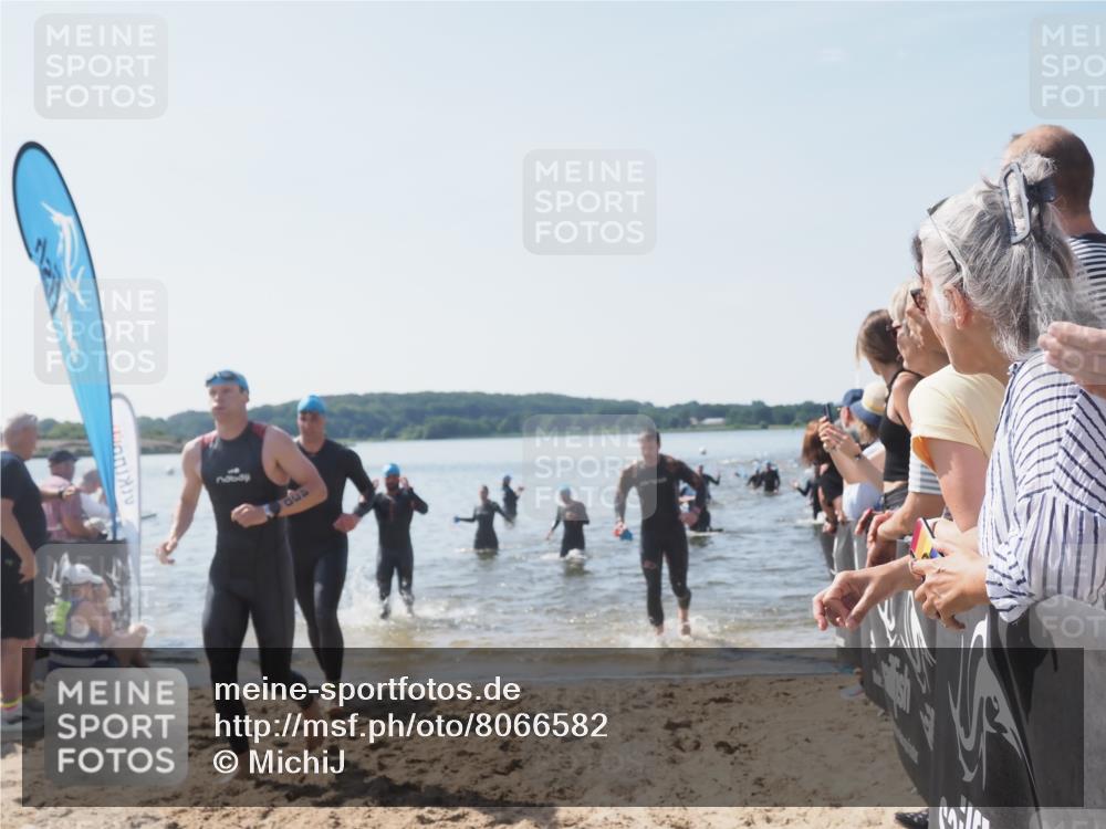 22.06.2025 - Viking Triathlon MichiJ http://msf.ph/oto/8066582 22.06.2025 10:34:37 Schwimmen 114, 247, 284, 306, 323, 341, 366, 430, 520, 546, 550 meine-sportfotos.de